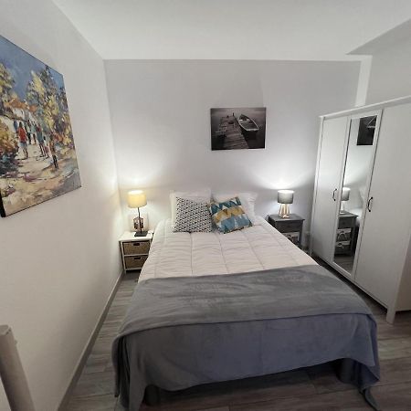 Le P'Tit Gris Apartment Рошвор Екстериор снимка