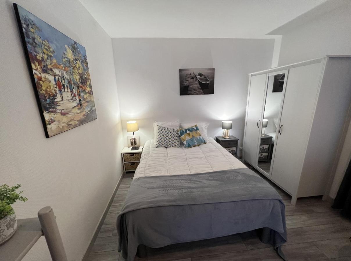 Le P'Tit Gris Apartment Рошвор Екстериор снимка